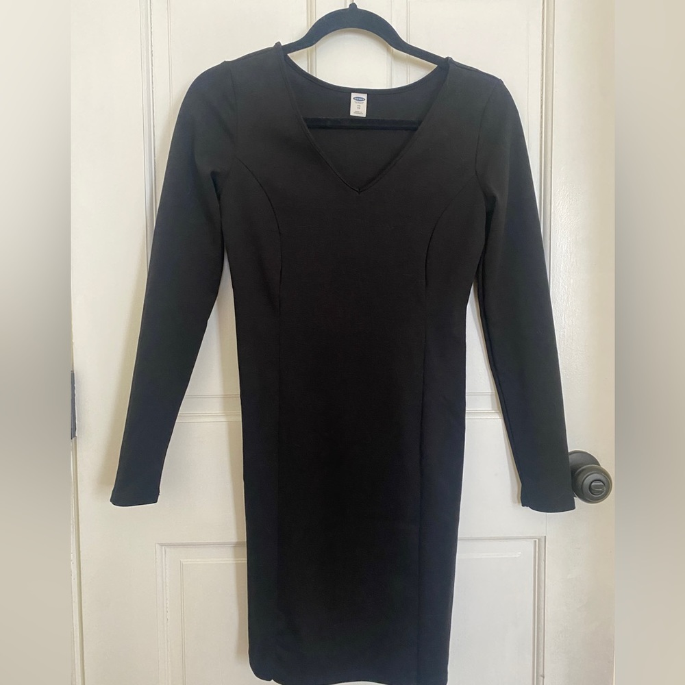 Black sleeved body con dress